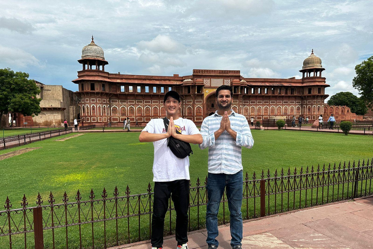 De Delhi: Taj Mahal Sunrise e Agra Fort Private TourCarro com ar-condicionado, guia de turismo, ingressos para os monumentos e refeição em hotel 5 estrelas