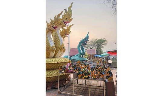 Vientiane: 9 Sacred Temples Guided Tour with Blessings
