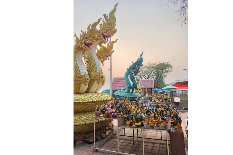Vientiane: 9 Sacred Temples Guided Tour with Blessings