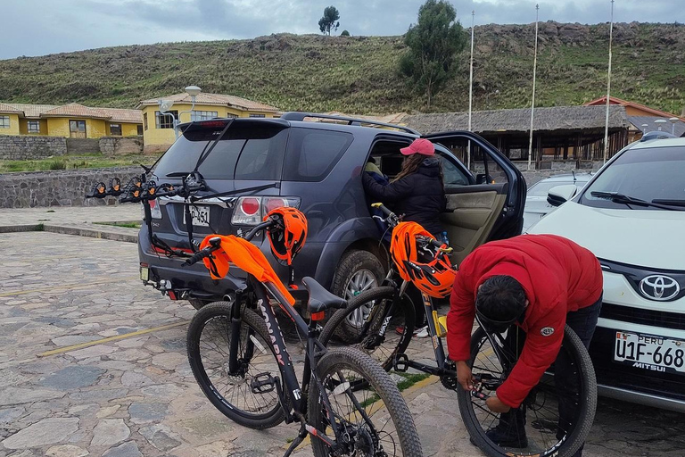 Puno: Sillustani Tombs, Bike Tour - History and Nature