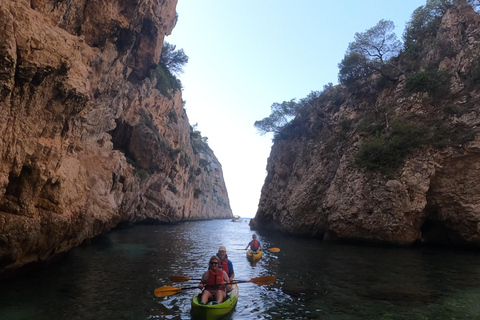 Jávea: Kajaktocht van Granadella Beach naar de zeegrotten