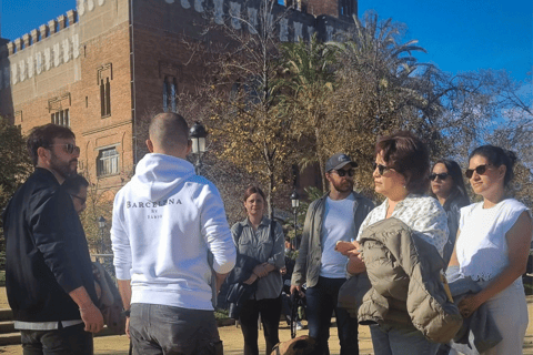 Barcelona: Old Town Private Walking Tour of Past and Present 2H - Guided tour in Spanish with Fábio