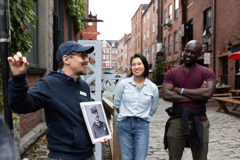 بورتلاند، مين: جولة سير على الأقدام بصحبة مرشد للتعرف على التاريخ الأسودبورتلاند، ماين: جولة سيرًا