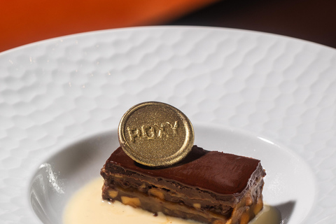 RIO: ROXY DINNER SHOW: DINNER AND A SHOW THAT HUGS