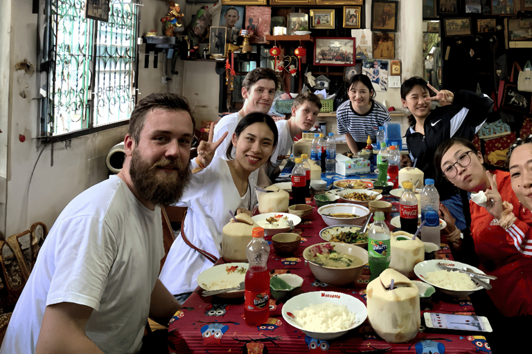 Must-try: Hidden Bangkok Bike and Food Tour