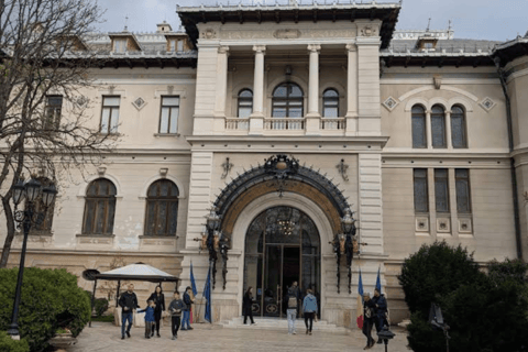 Bucharest: Royal Buildings Tour with Lunch