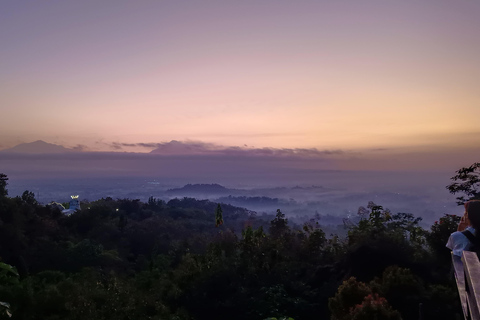 Zonsopgang Puncak Saka, Prambanan, Sewu, Plaosan-tempelzonsopgang puncak saka, candi prambanan, naaien, plaosan.