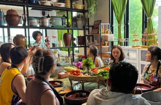 Silom Thai-Kochkurs mit Garten- oder Markttour