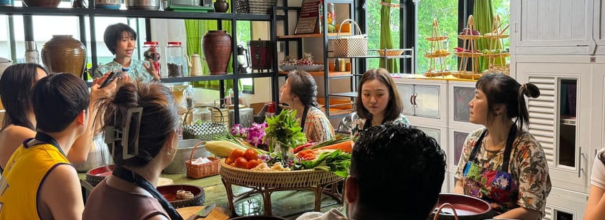 Cours de cuisine thaïlandaise à Silom avec visite du jardin ou du marché