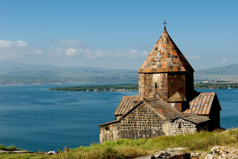 Historia y naturaleza: Lago Sevan, Dilijan, TsaghkadzorTour privado sin guía