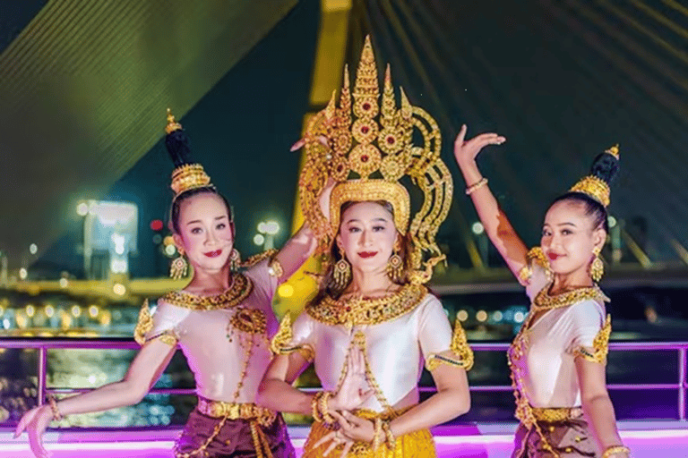 Bangkok: Noah 6 Stars Luxury Chaophraya River Dinner Cruise Departure From Iconsiam at 19:45h