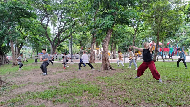 Bangkok: Traditional Wushu Kung Fu Workshop in Lumpini Park