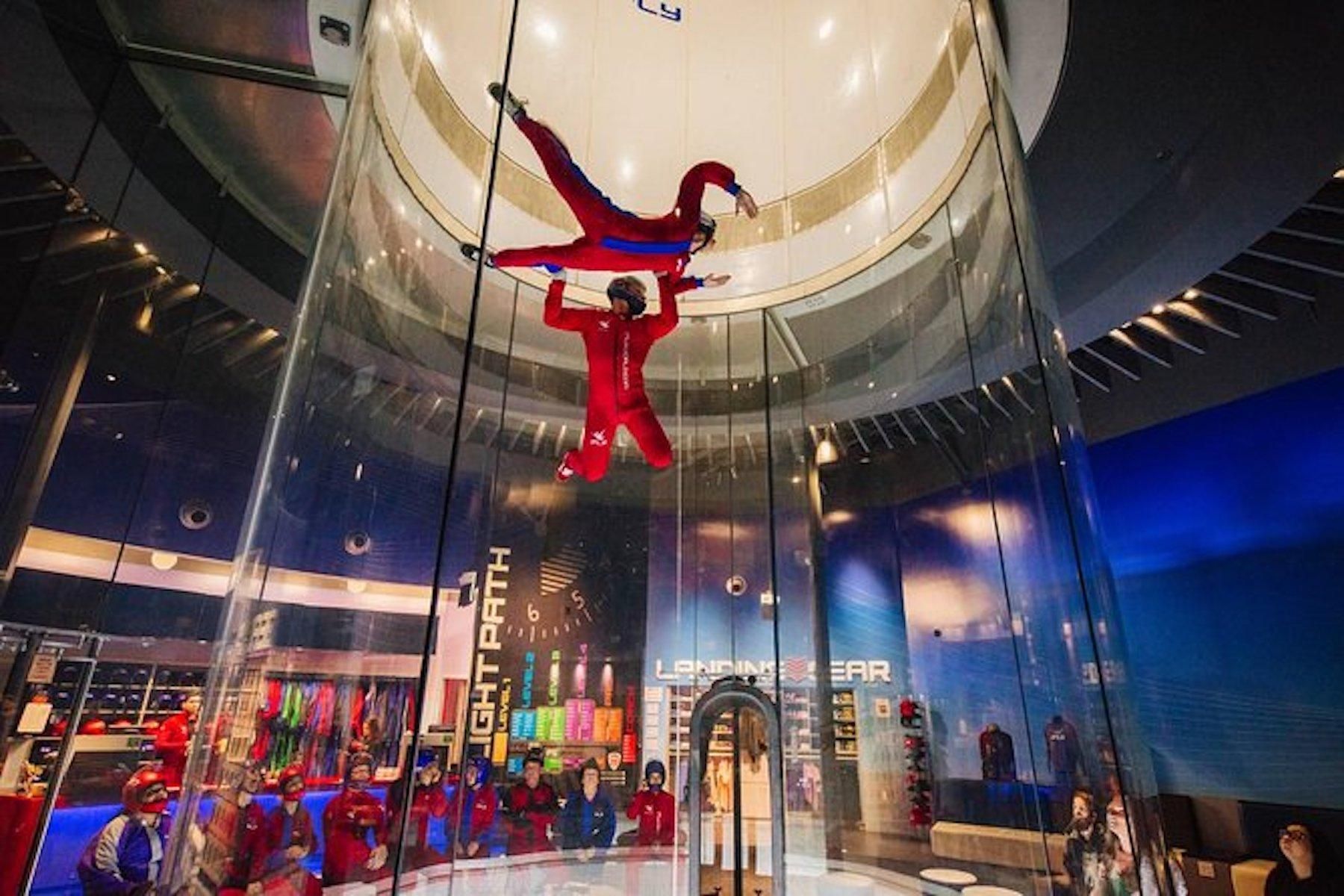 Basingstoke: Indoor Skydiving Erlebnis mit 2 Flügen
