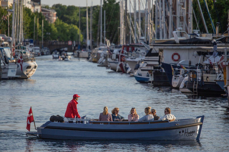 Copenhagen: Exclusive Guided Boat Tour