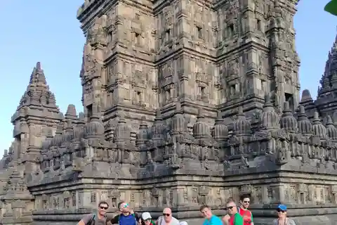 Excursão ao templo de Borobudur e ao templo de Prambanan.