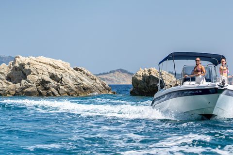 Zakynthos: Privé boottocht bij zonsondergang naar het zuiden van het eiland