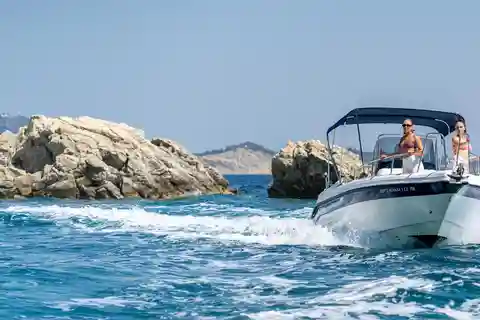 Zakynthos: Private Boat Tour – South Coast & Swim Stops