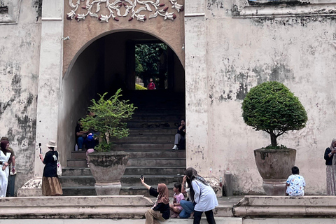 Yogyakarta:Merapi Jeep Tour, Keraton Yogyakarta & Taman Sari Yogyakarta: Merapi Jeep Tour, Sultan Palace & Taman Sari