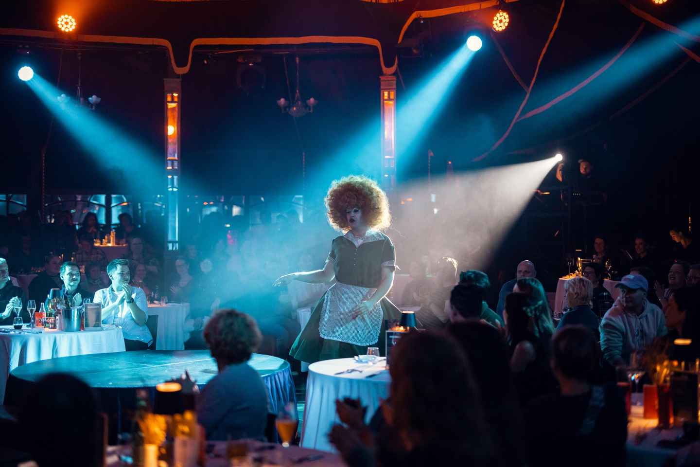 Вена в стиле иллюзии: Бранч и Шоу Драг-Портретов