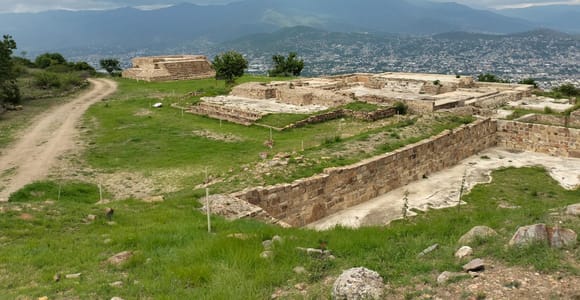 Oaxaca: Atzompa Archaeological Site Guided Tour with Pickup