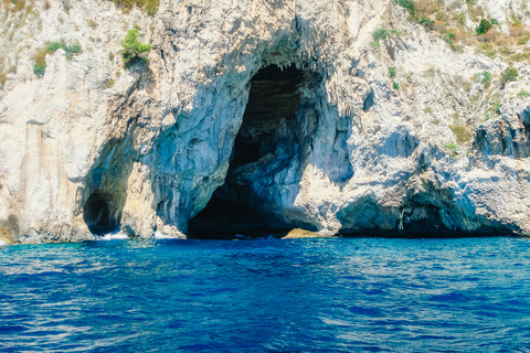 Tour de día completo en barco a Capri desde Sorrento