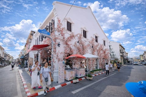 From Krabi: Skywalk Samed Nang Chee & Phuket Market Day Tour