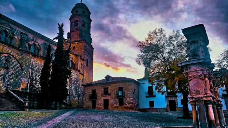 Baeza: Guided walking tour of history and legends