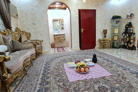 Omani Hospitality: Authentic Family Dinner Experience