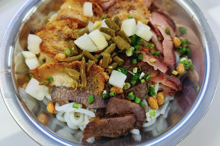 Guilin: Full-Day City Walk Tour with Reed Flute Cave Visit