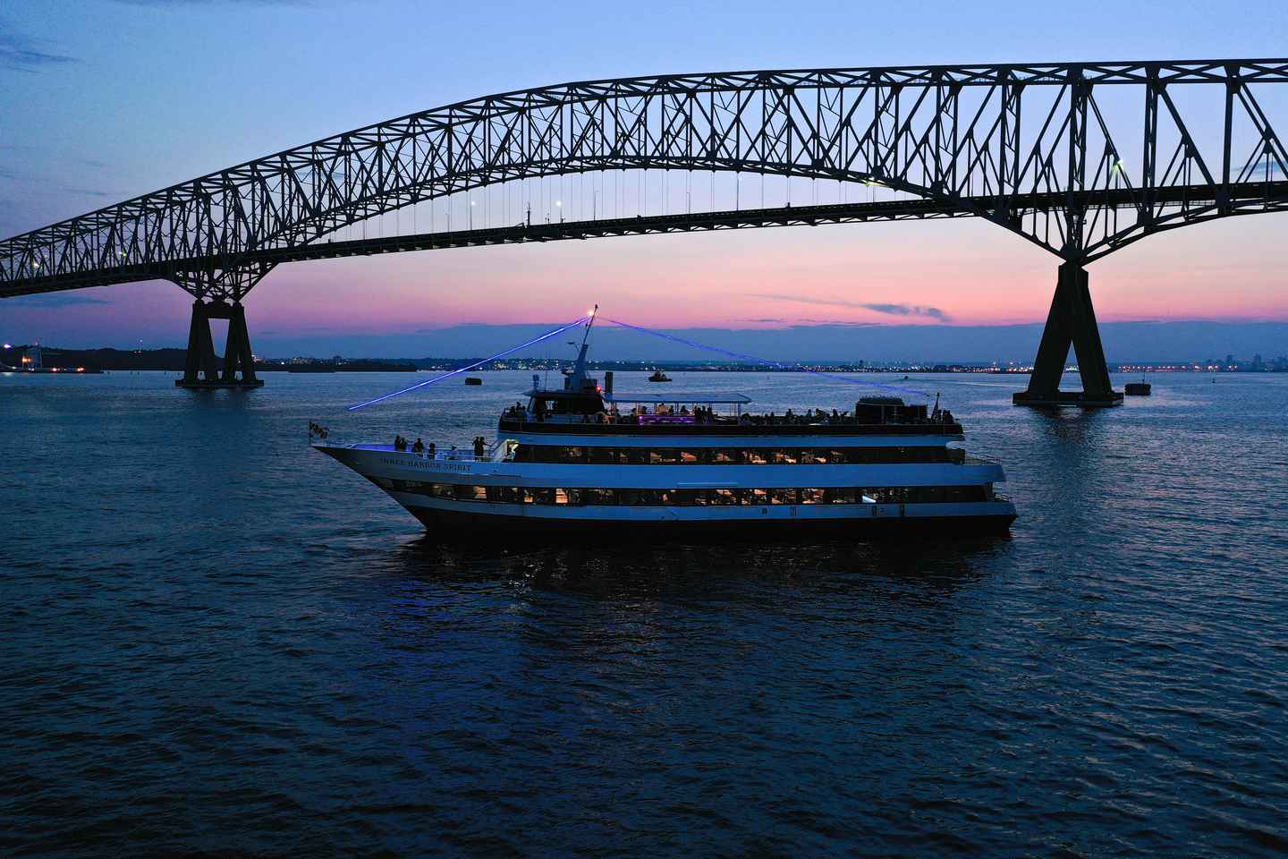 take a cruise along the inner harbor