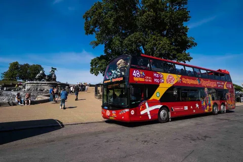 Copenhague: excursão noturna de ônibus com guia ao vivo