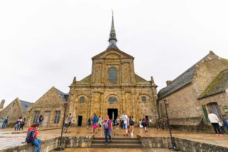 From Paris: Mont Saint Michel Day Trip with a Guide