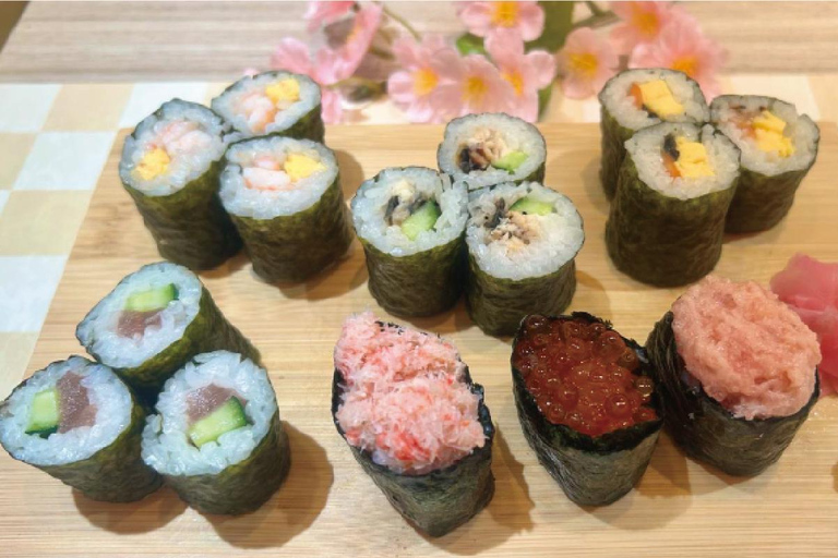 Osaka: Sushi Making in Spacious Studio with Certificate 10/1～Sushi Roll Making Experience