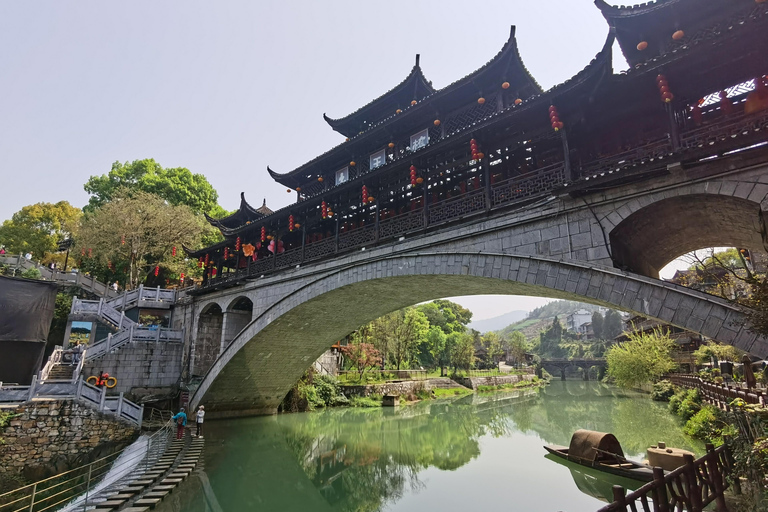 Zhangjiajie: Furong & Fenghuang 2-Day Tour with Boat Ride Small Group (4 people)