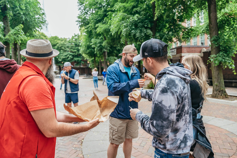 Boston: Tour gastronomico e storico dal North End al Freedom TrailBoston: tour gastronomico e storico da North End a Freedom Trail