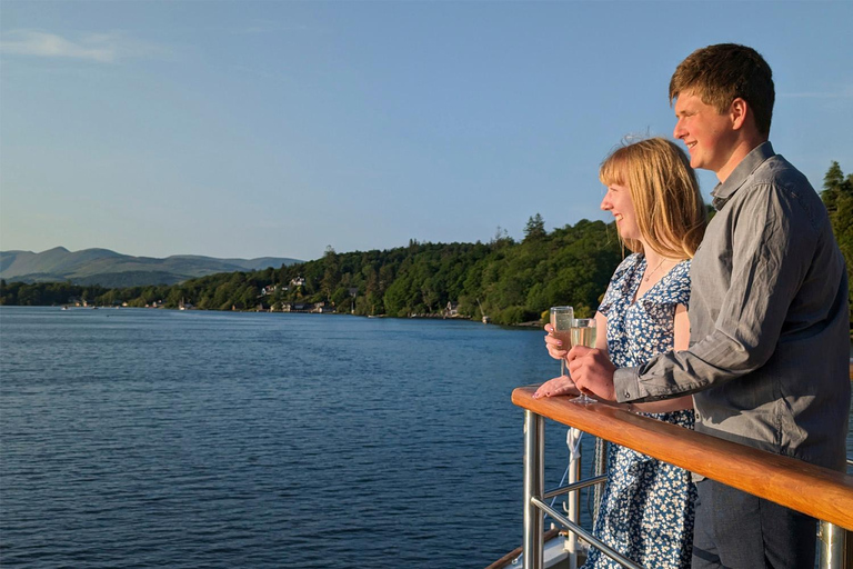 Windermere Yellow Cruise: Sail between Bowness and Lakeside