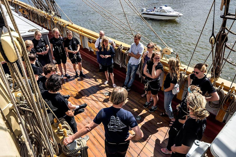 Stockholm: Historic Sailing Adventure on Traditional brig Full Day (7h)