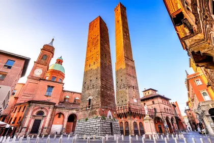 Bologna: Erster Entdeckungsspaziergang und Lesespaziergang