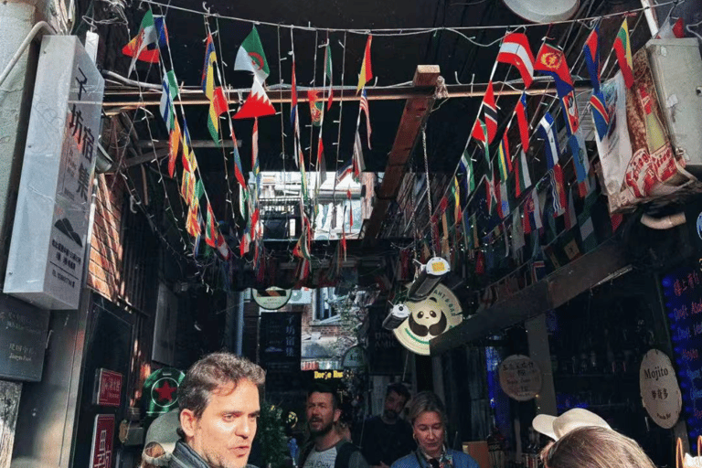 Shanghai: Traditional Craft & Culinary Tour with Guide Shanghai:A Traditional Craft & Culinary Tour with Guide