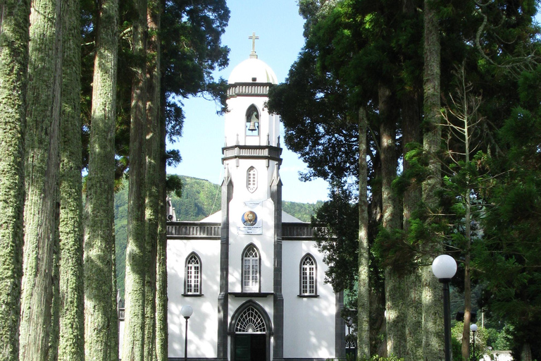 Guided Tour to the green & bleu Lake of Sete Cidades excursões em terra á Lagoa Verde e azul das sete cidades