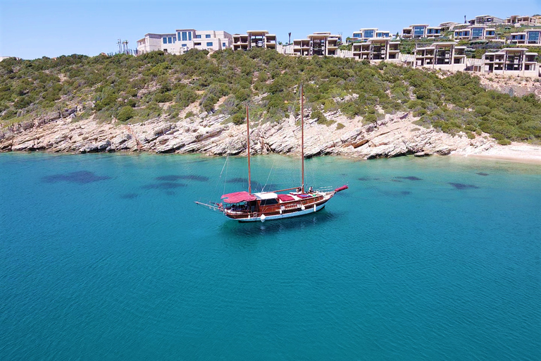 Bodrum: Private Boat Tour with Lunch and Drinks Sunset Tour With Luxury Gulet in Bodrum