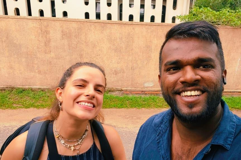 Galle: Colombo Airport Transfer with Ambalangoda Mask Museum