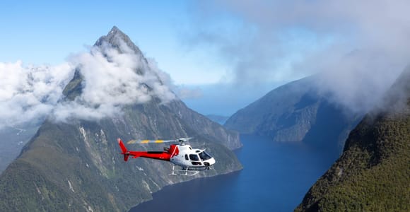 Queenstown: Milford Sound Cruise & Helicopter Alpine Tour