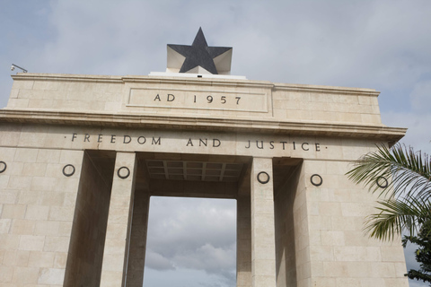 Accra: Esplora Accra con una guida locale (Tour privato della città)Tour di mezza giornata della città di Accra