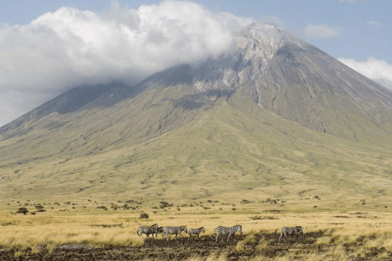 Arusha: Lake Natron 3-Day Tour with Maasai Village Visit