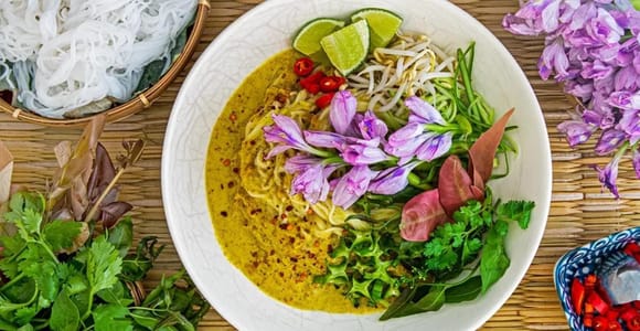 Siem Reap: Cambodia local street foods and local guide