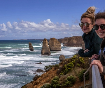 Melbourne: Great Ocean Road & Wildlife Tour for Backpackers