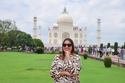 From Delhi: Taj Mahal & Agra Trip by Gatimaan Express Train All Inclusive Chair Car Train, Car, Guide, Ticket, Lunch