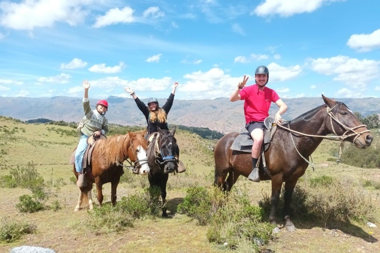 Depuis Cusco : Randonnée à cheval à travers le Temple de la LunePromenade à cheval dans le Temple de la Lune