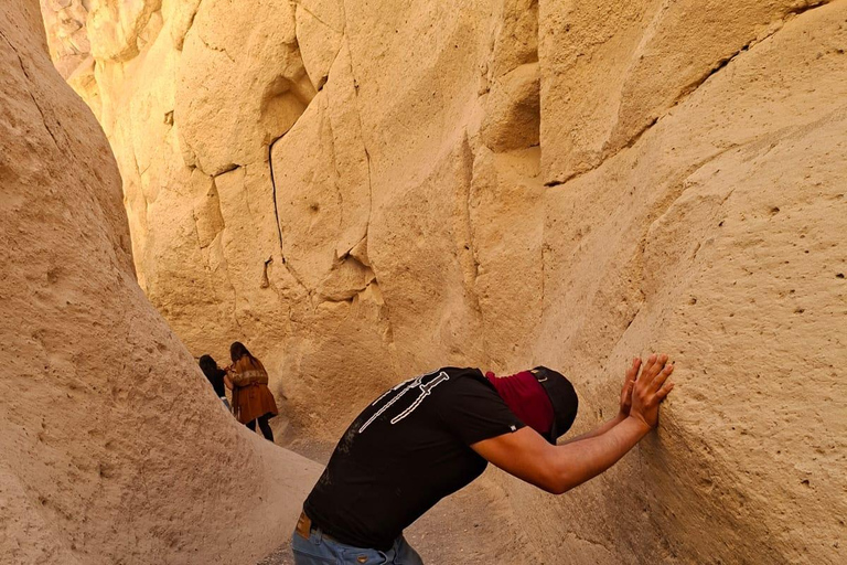 Arequipa: Private Sillar Route Tour + Culebrillas